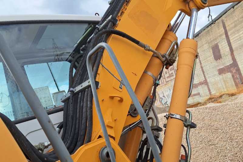 OmecoHub - Immagine LIEBHERR R313